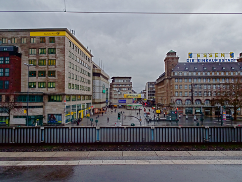 Blick auf den Einstieg zur Fußgängerzone Kettwiger Straße