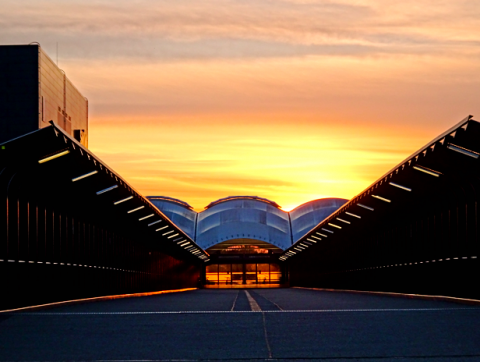 U-Bahnhof Fröttmaning bei Sonnenuntergang