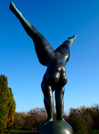 Statue Olympia Triumphans im Olympiapark München