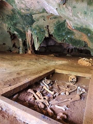 Ausgrabungen in einer Höhle auf dem Muslim's Trail im Varahicacos Schutzgebiet bei Varadero