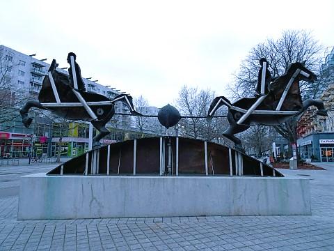 Magdeburger Halbkugeln / Otto von Guericke Denkmal