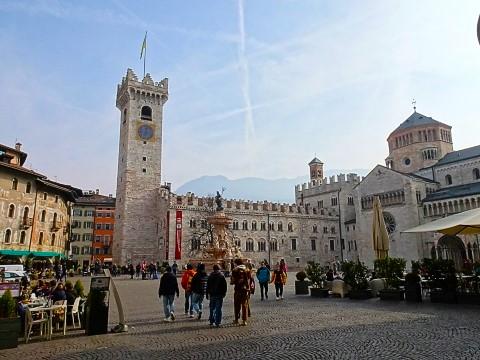 Auf der Piazza Duomo in Trient