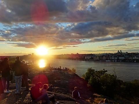 Sonnenuntergang über Stockholm vom Aussichtspunkt Skinnarviksberget 