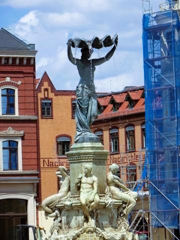 Muschelminna / Toberentzbrunnen, ein 1887 erbauter Brunnen auf dem Postplatz in der Stadt Görlitz